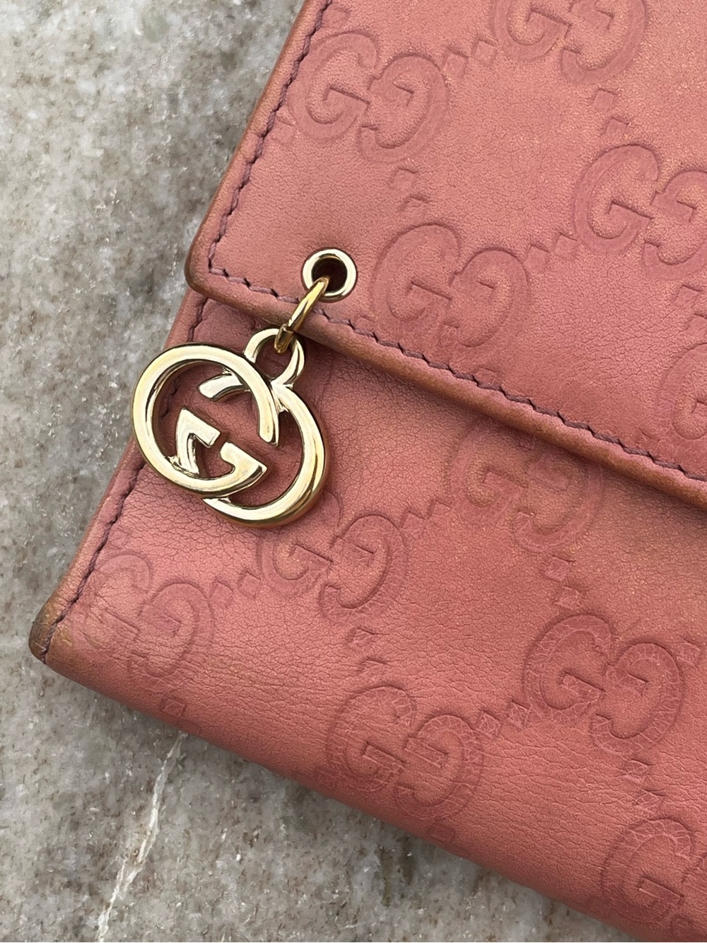 Gucci Compact Bifold Wallet GG Embossed Pink Shima Leather with Gold Charm - Picture 5 of 16